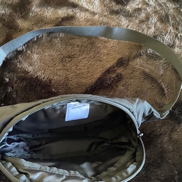 Adidas Waist Pack “Equality” - Picture 4 of 6